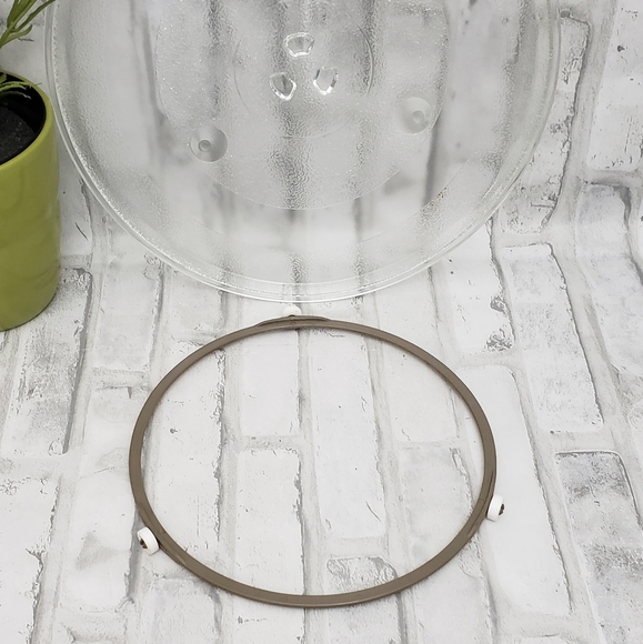 12-3/8 inch Glass Turntable Replacement Tray - Picture 3 of 6